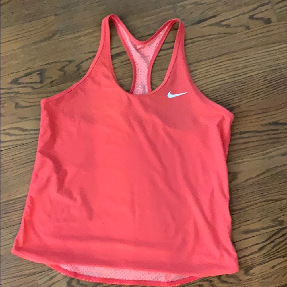 Tennis tank